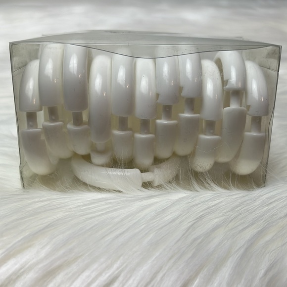 Snap and Lock White Plastic Shower Curtain Rings/Hooks set of (12) - Picture 6 of 6